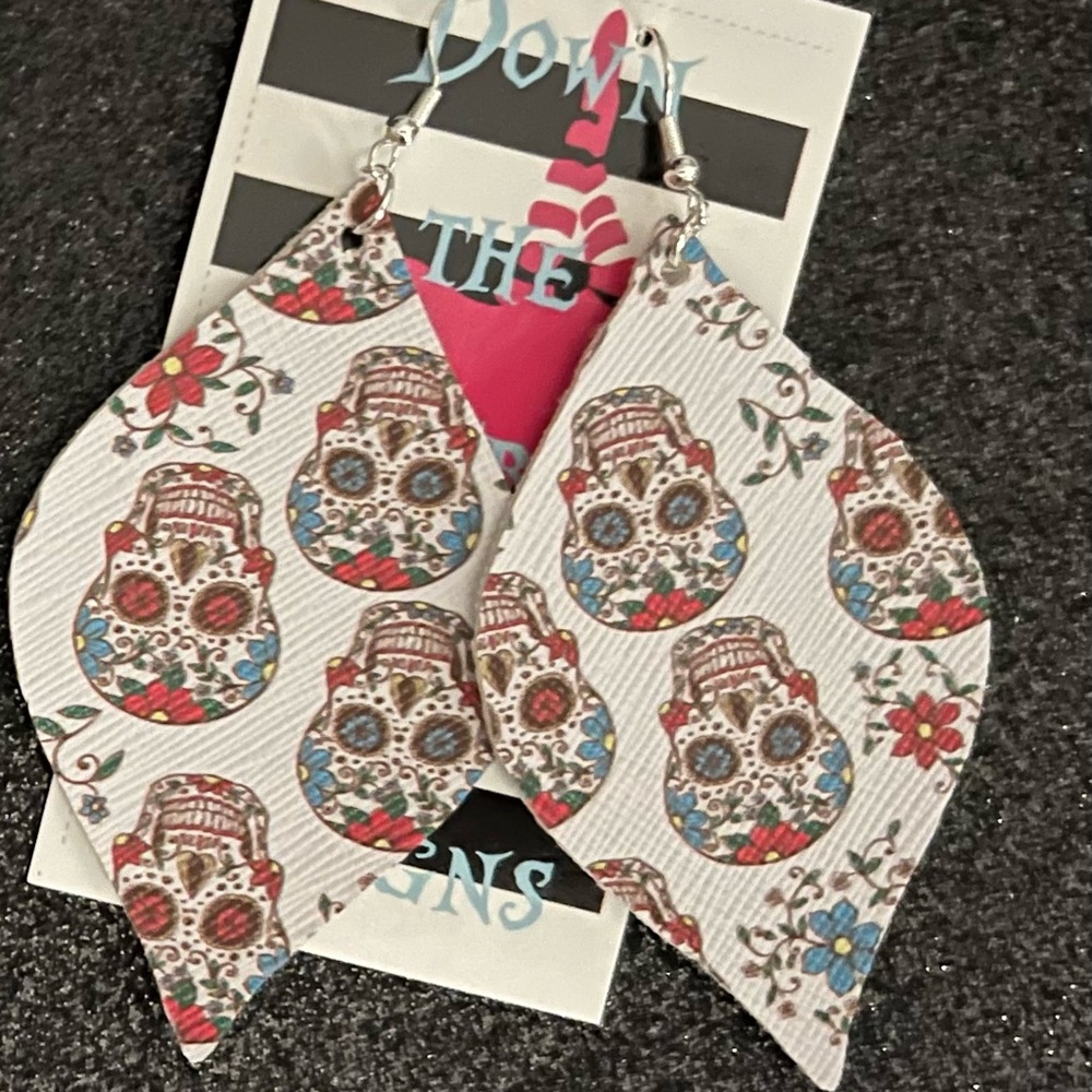 ALL EARRINGS 2-$5 or 5-$10